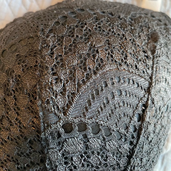 Victoria's Secret Black Lace Bra with Logo Straps - Picture 2 of 4